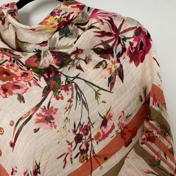 Distressed Fringe Patterned Triangle Scarf Shawl - Picture 2 of 4